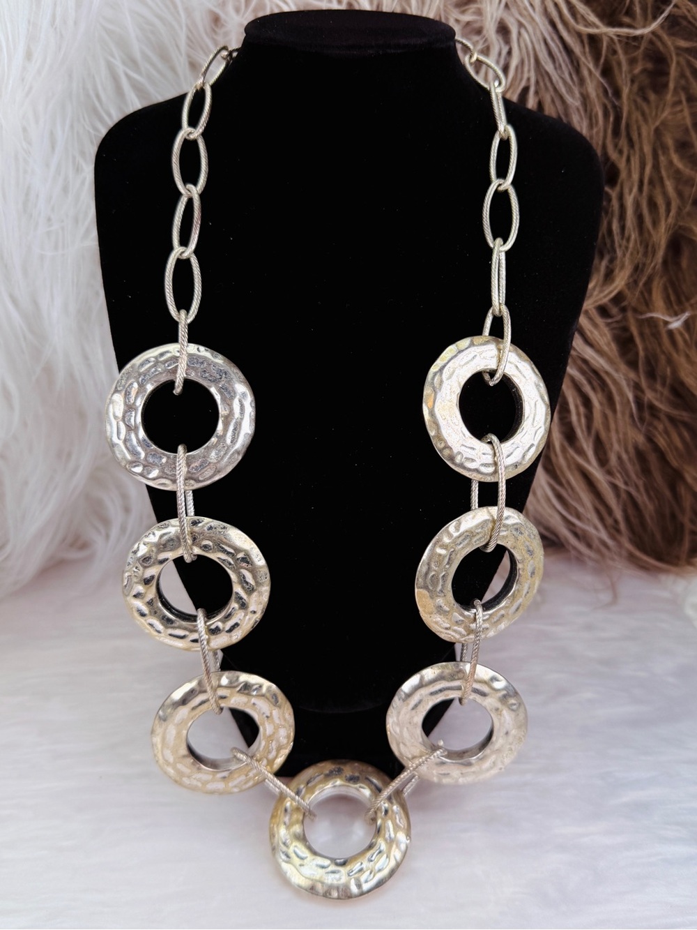 Vintage Silver Tone Hammered Circle Link Statement Necklace - Picture 4 of 8
